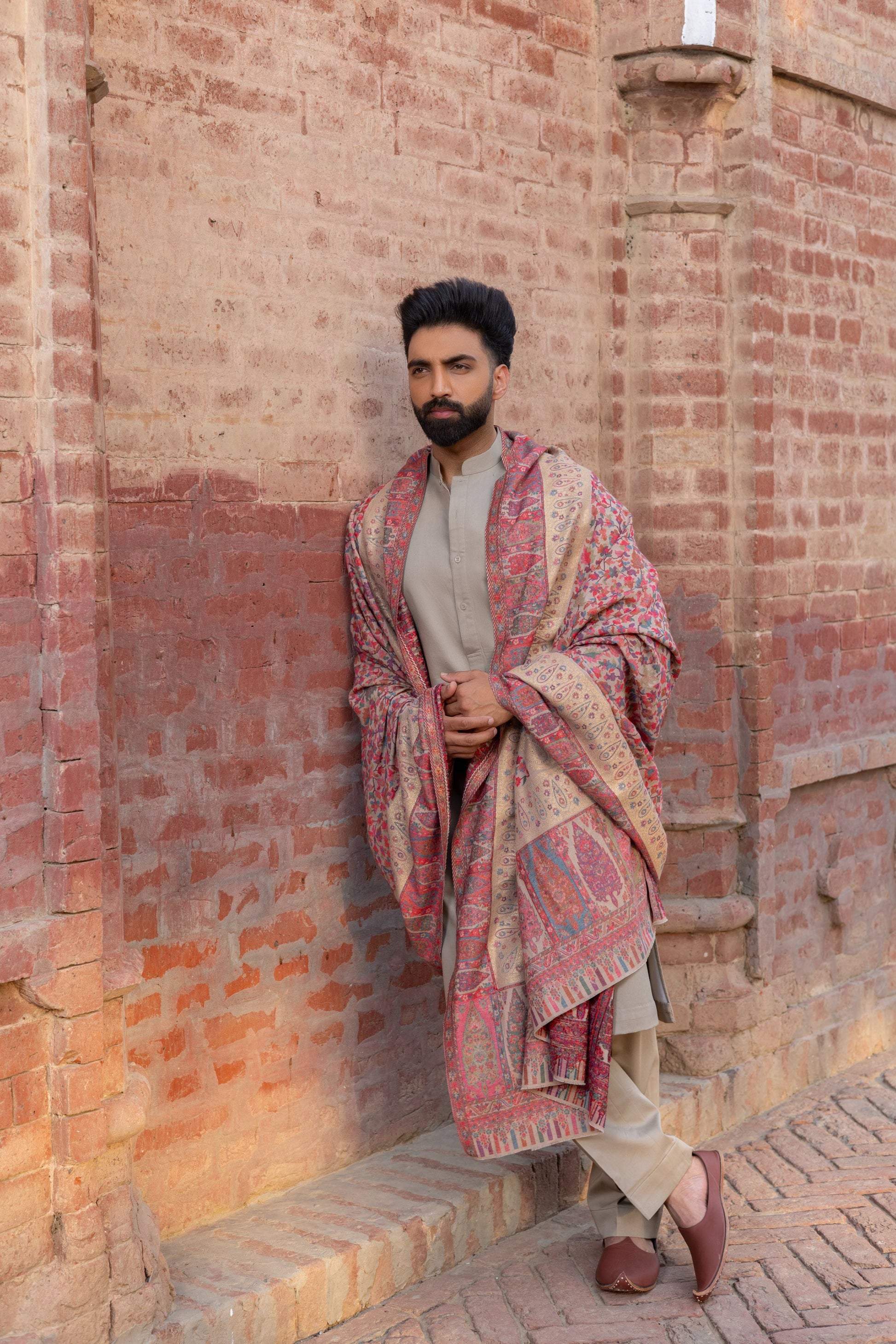 Handloom Nazakat Shawl with Kurta Ensemble Hartansh Clothing Pvt Ltd
